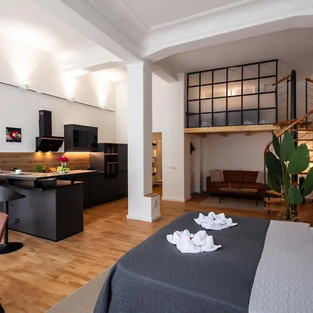 Neu! City-loft-apartment Im Goethe Palais I 5p I Lift I Parkplatz I Zentrum I Helios アウエ