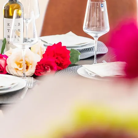 アパート Neu! City-loft-apartment Im Goethe Palais I 5p I Lift I Parkplatz I Zentrum I Helios アウエ